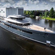 B Yacht 