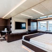 Mikil Yacht 