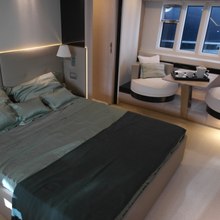 Mirage Yacht 