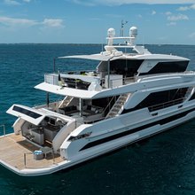 Aqua Life Yacht 