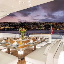 V Yacht 
