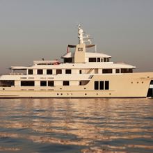 E & E Yacht Main Profile