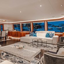 La Lady Yacht 