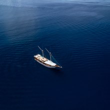 Majik Yacht 