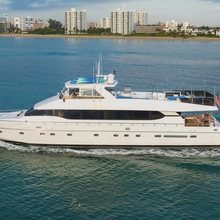 Two Seas Yacht 