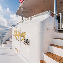 Two Seas Yacht 