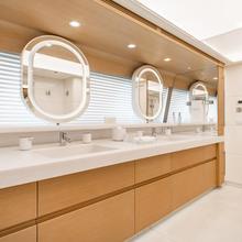 The Jewel Yacht 