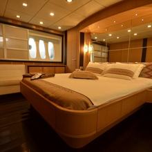 Sakura Yacht 