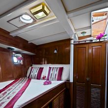 Sunshine Yacht 