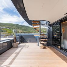 M Yacht 