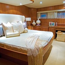 Sullivan Bay Yacht 