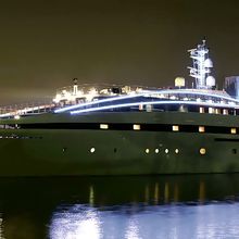 Elegant 007 Yacht Night Profile