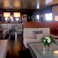 Queen South Yacht 