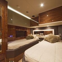 Mam & Nic Yacht 