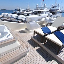 Cosmos Luna Yacht Flybridge
