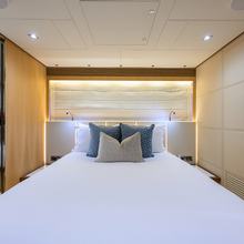 Aqua Life Yacht 