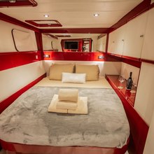 Dolcevitacat Yacht 