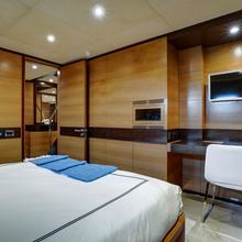 Silent World Yacht 