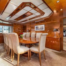 Goldfinger 007 Yacht 