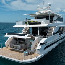 Aqua Life Yacht 