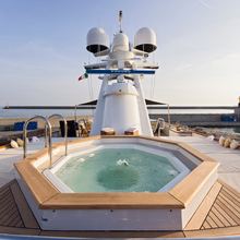 Legend Yacht Jacuzzi