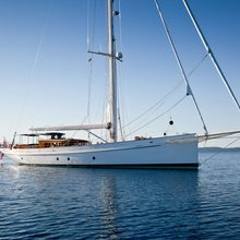 Uriel Yacht 