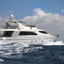 Champagne O'Clock Yacht 