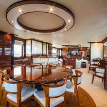 Happy Hour Yacht 