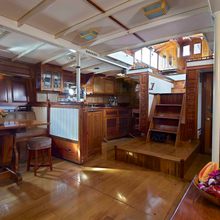 Sunshine Yacht 