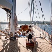 Carl Linne Yacht 