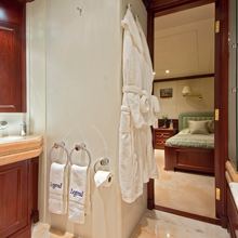 Legend Yacht Twin Bathroom