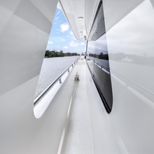 Aurora Yacht 