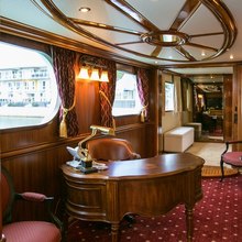 Aurora Yacht 