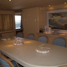 Paradis Yacht Dining Table
