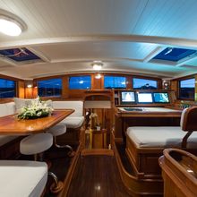 Uriel Yacht 