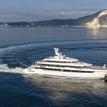Dragon Yacht 