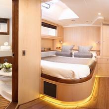 Raven Yacht 