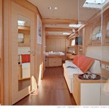 Firefly Yacht 