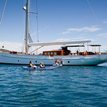 Uriel Yacht 
