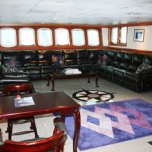 Sarsen Yacht Lounge