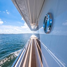 Live Mas Yacht 