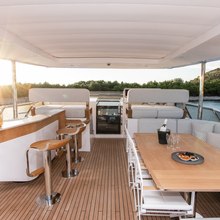Chillin' Yacht 