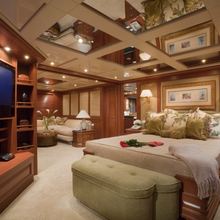 Queen D Yacht Master Stateroom