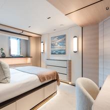 M Yacht 