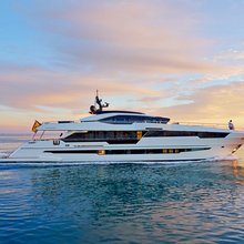 Sea Glass Yacht 