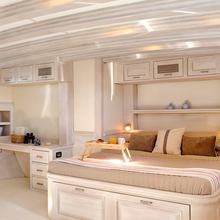White Pearl Yacht