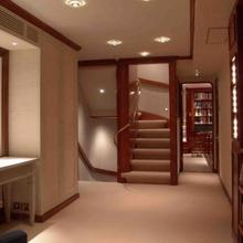 Wilamina Yacht Hallway