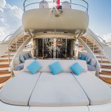 Happy Hour Yacht 
