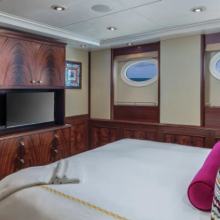 Avalon Yacht 