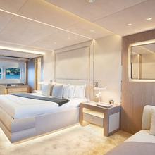 V Yacht 